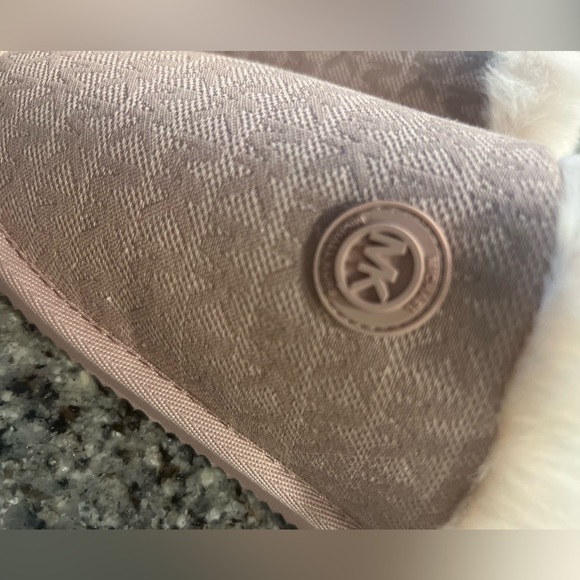 Michael Kors Janis Slipper - Picture 4 of 6